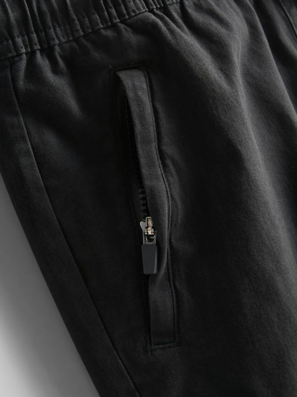 Jogginghose mit Cargotaschen und Bündchen