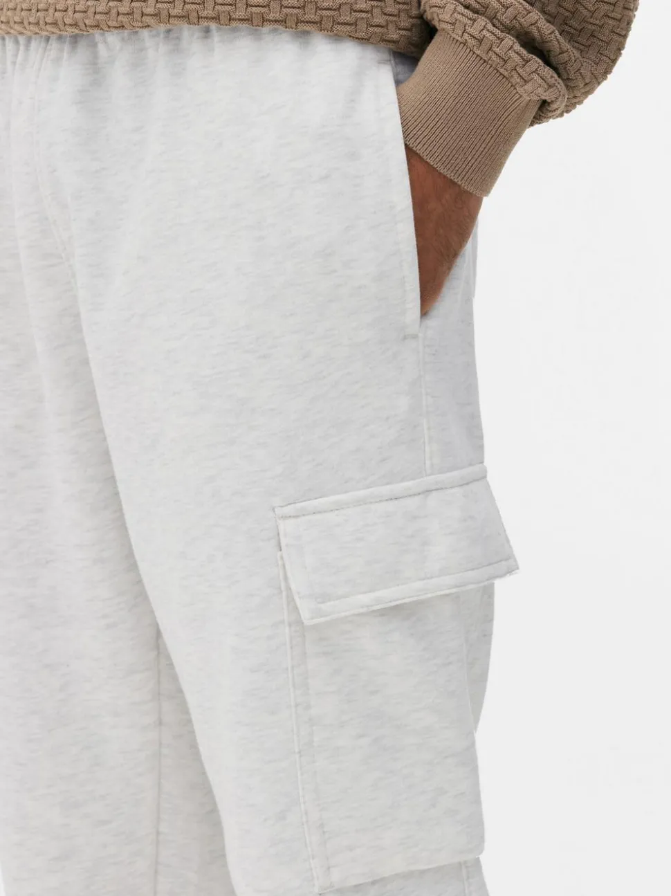 Jogginghose mit Cargotaschen und Bündchen