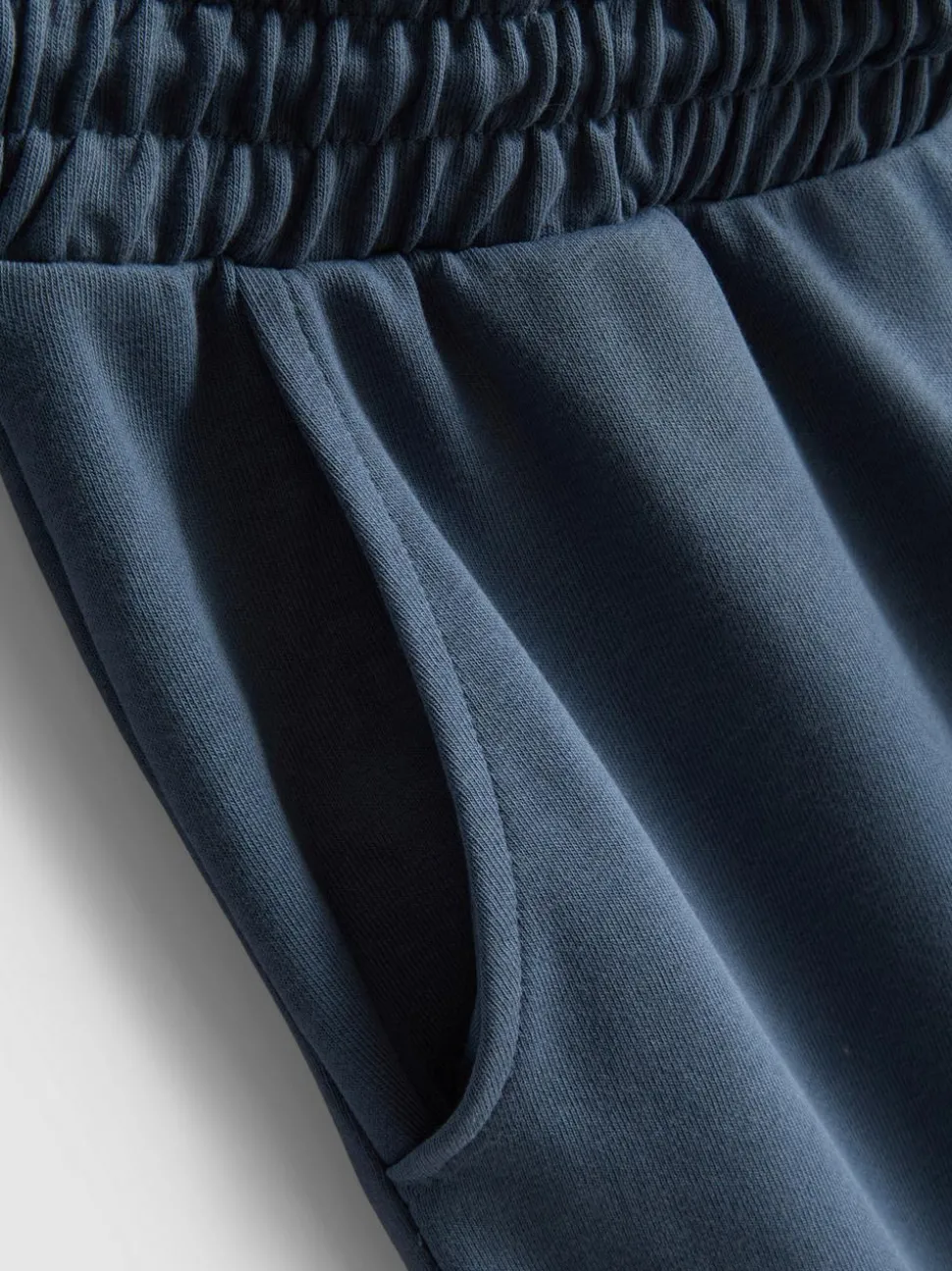 Jogginghose mit weitem Bein und hohem Baumwollanteil