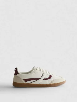 Klassische „By Coleen“ Low-Top-Sneaker mit Gummisohle