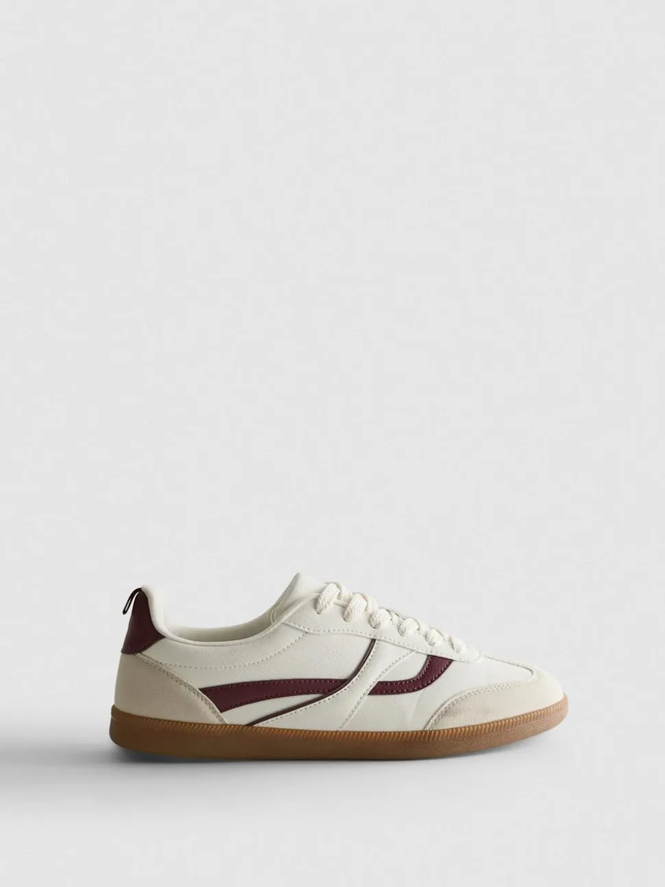 Klassische „By Coleen“ Low-Top-Sneaker mit Gummisohle