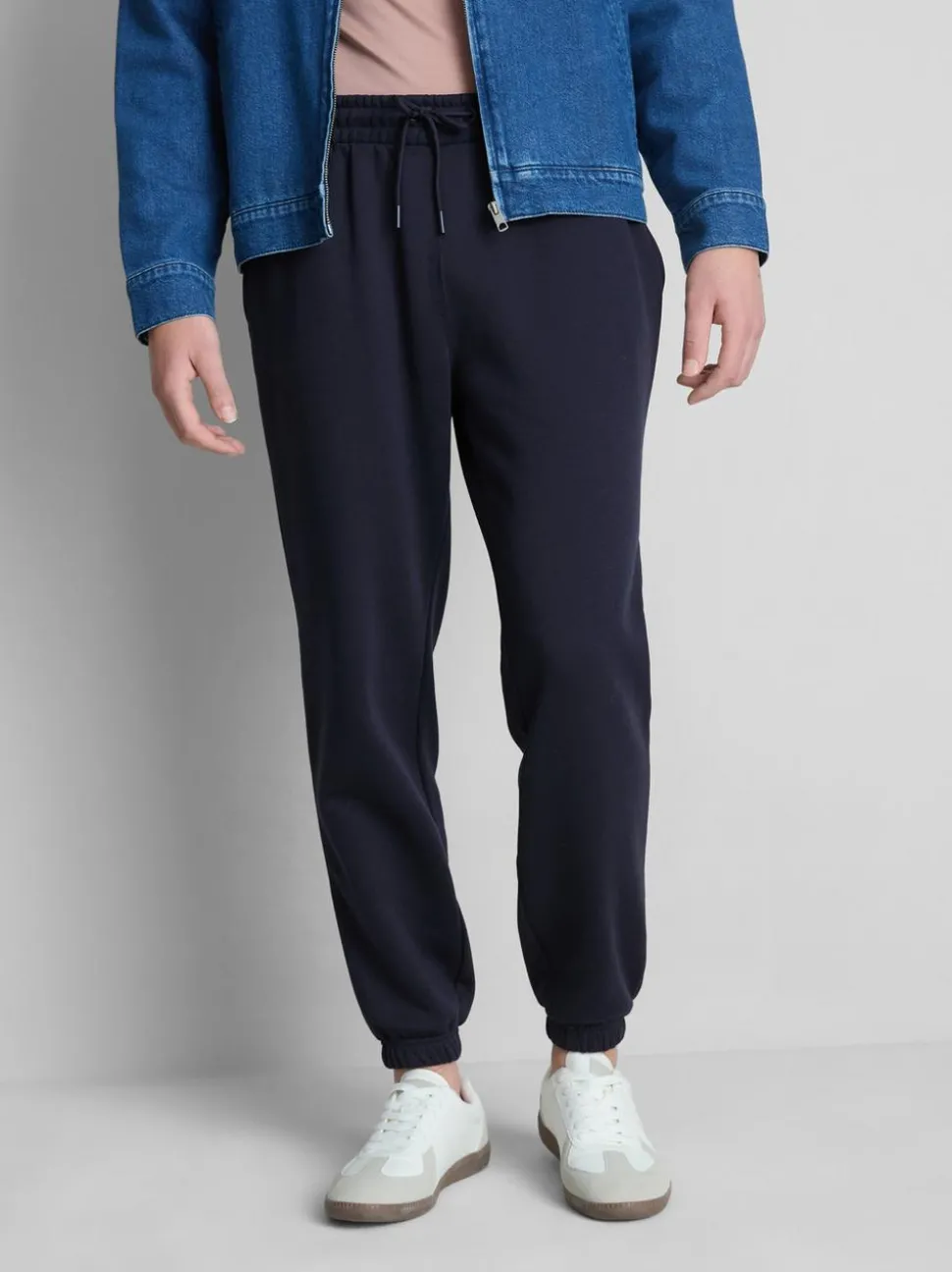Klassische Jogginghose mit Kordelzug