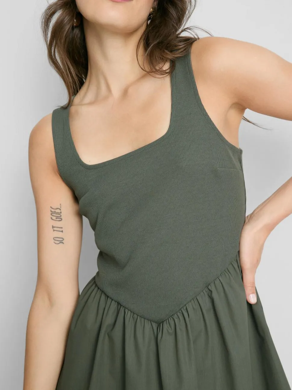 Korsagen-Minikleid aus Baumwollmischung