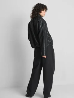 Kunstlederjacke mit Trichterkragen