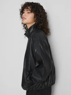 Kunstlederjacke mit Trichterkragen