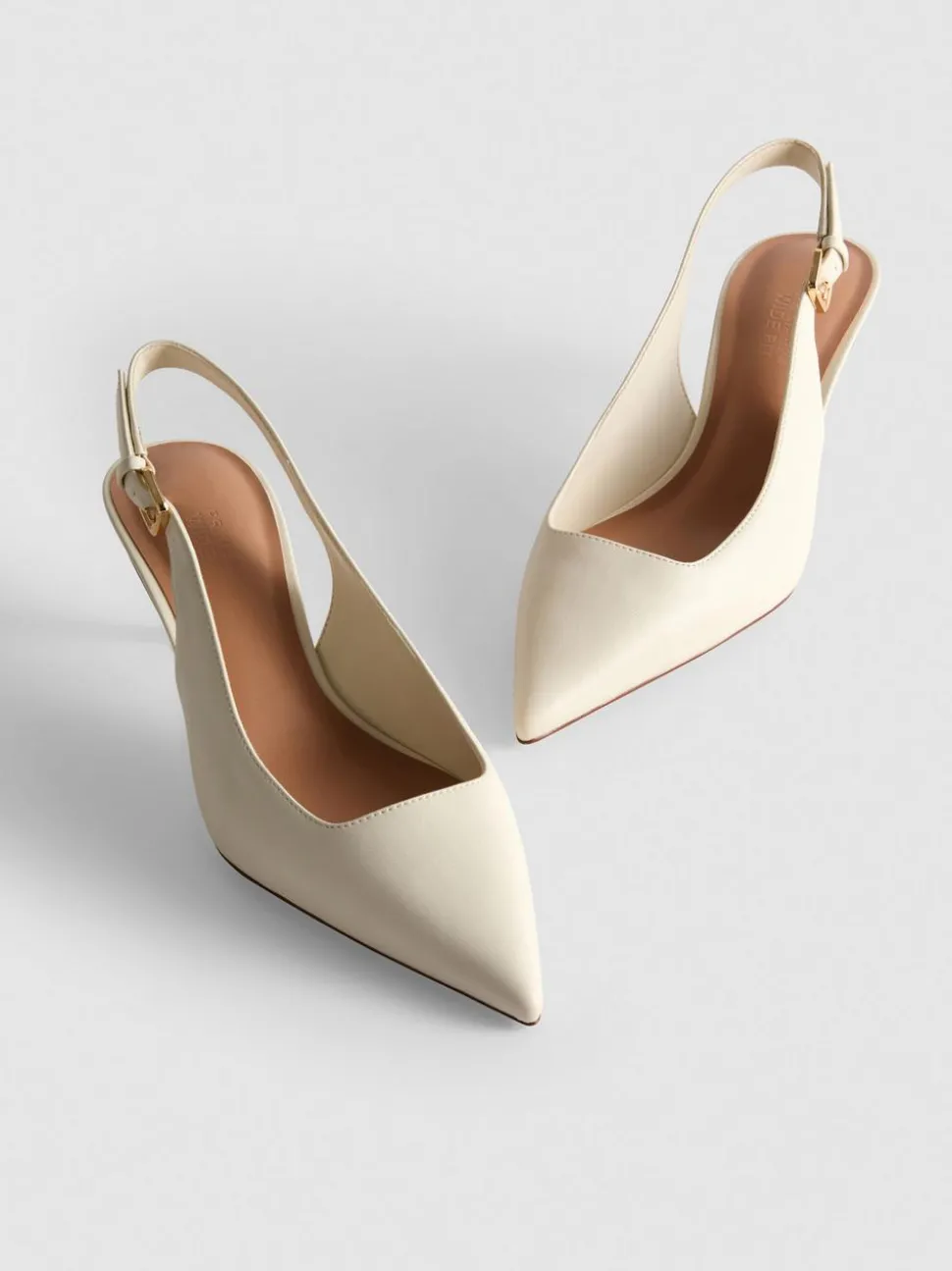 Kunstleder-Pumps mit Schnalle