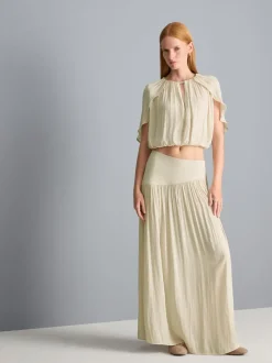 Kurze Cape-Bluse mit Drapierung