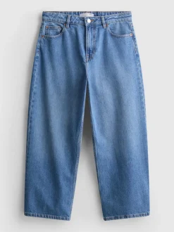 Kurze Jeans mit weitem Bein