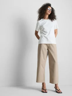 Kurze Jeans mit weitem Bein