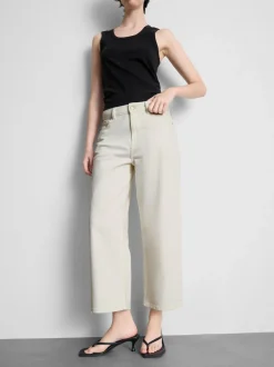 Kurze Jeans mit weitem Bein