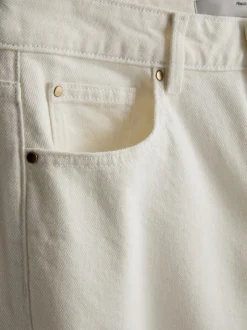 Kurze Jeans mit weitem Bein
