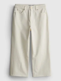 Kurze Jeans mit weitem Bein