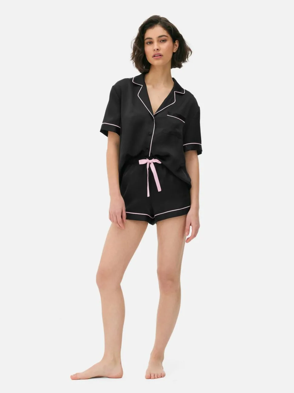Kurzer Boyfriend-Schlafanzug aus Satin