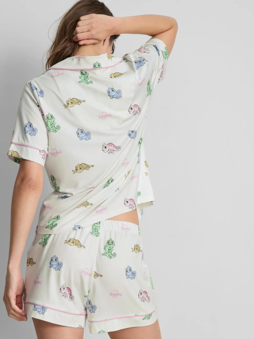 Kurzer „Disney Rapunzel Pascal“ Boyfriend-Schlafanzug