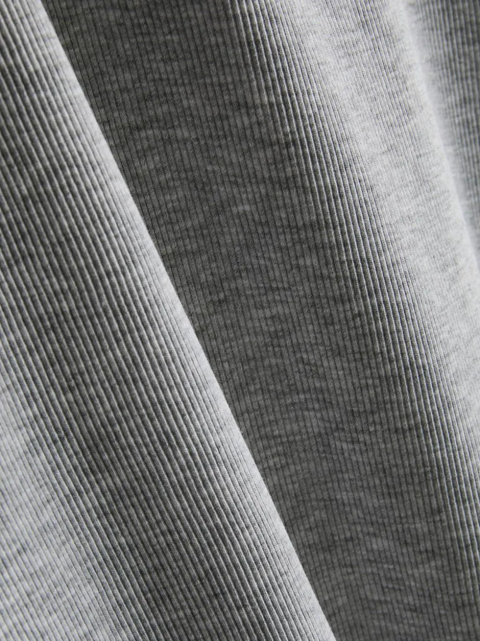 Kurzer Schlafanzug mit Karomuster