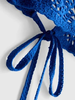 Kurzes Häkeltop mit Neckholder