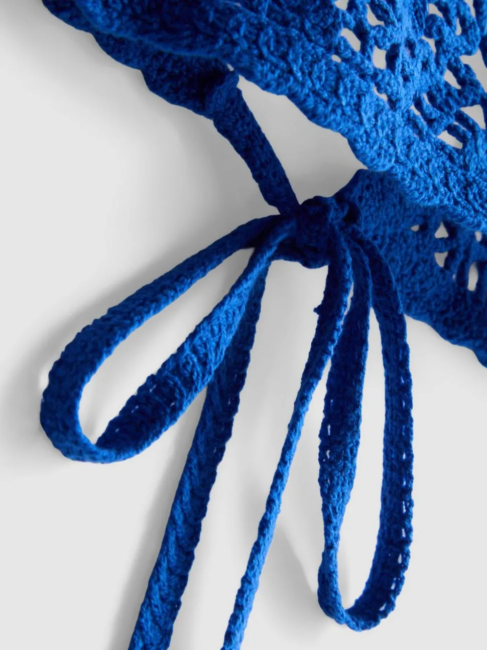 Kurzes Häkeltop mit Neckholder