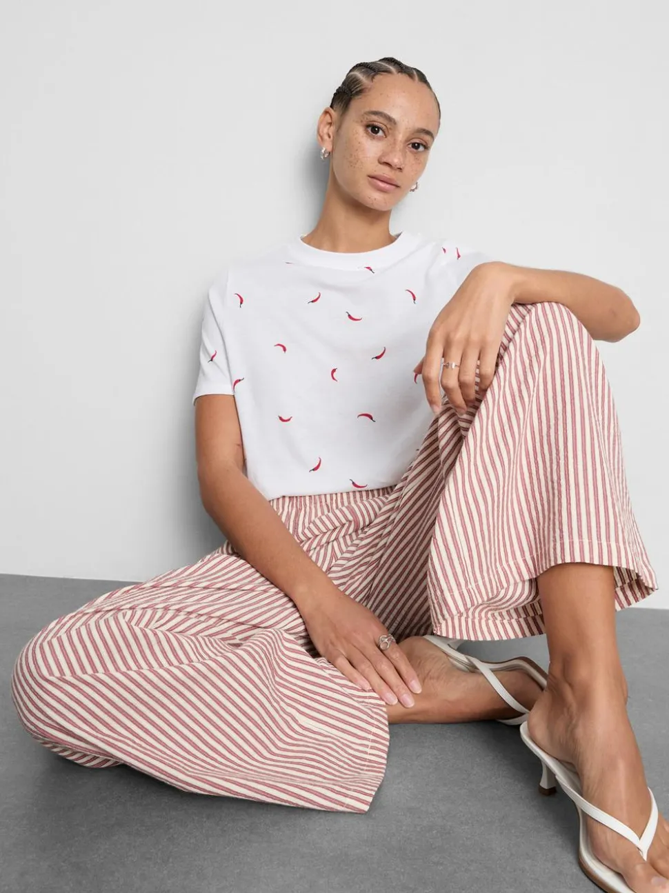 Kurzes T-Shirt aus reiner Baumwolle mit Grafik
