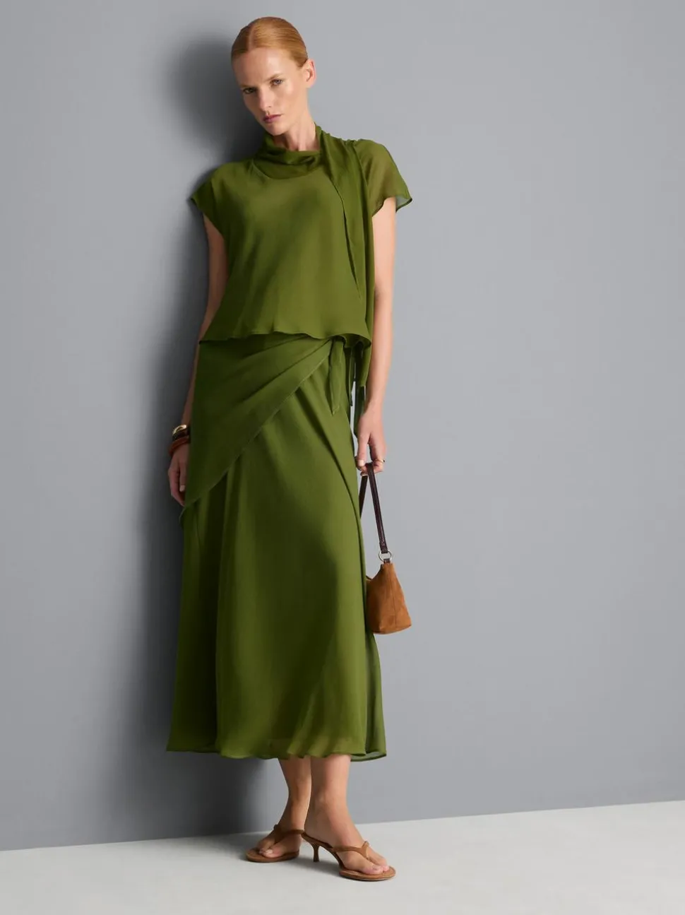 Kurzärmelige Bluse mit Schluppe