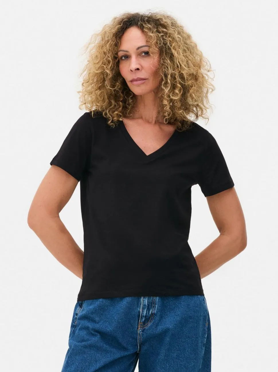 Kurzärmeliges Essential-T-Shirt mit V-Ausschnitt