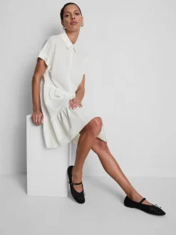 Kurzärmeliges, gestuftes Minikleid