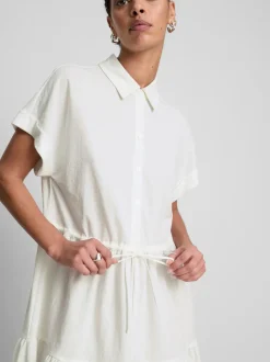 Kurzärmeliges, gestuftes Minikleid