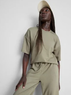 Kurzärmeliges Sweatshirt mit überschnittenen Schultern