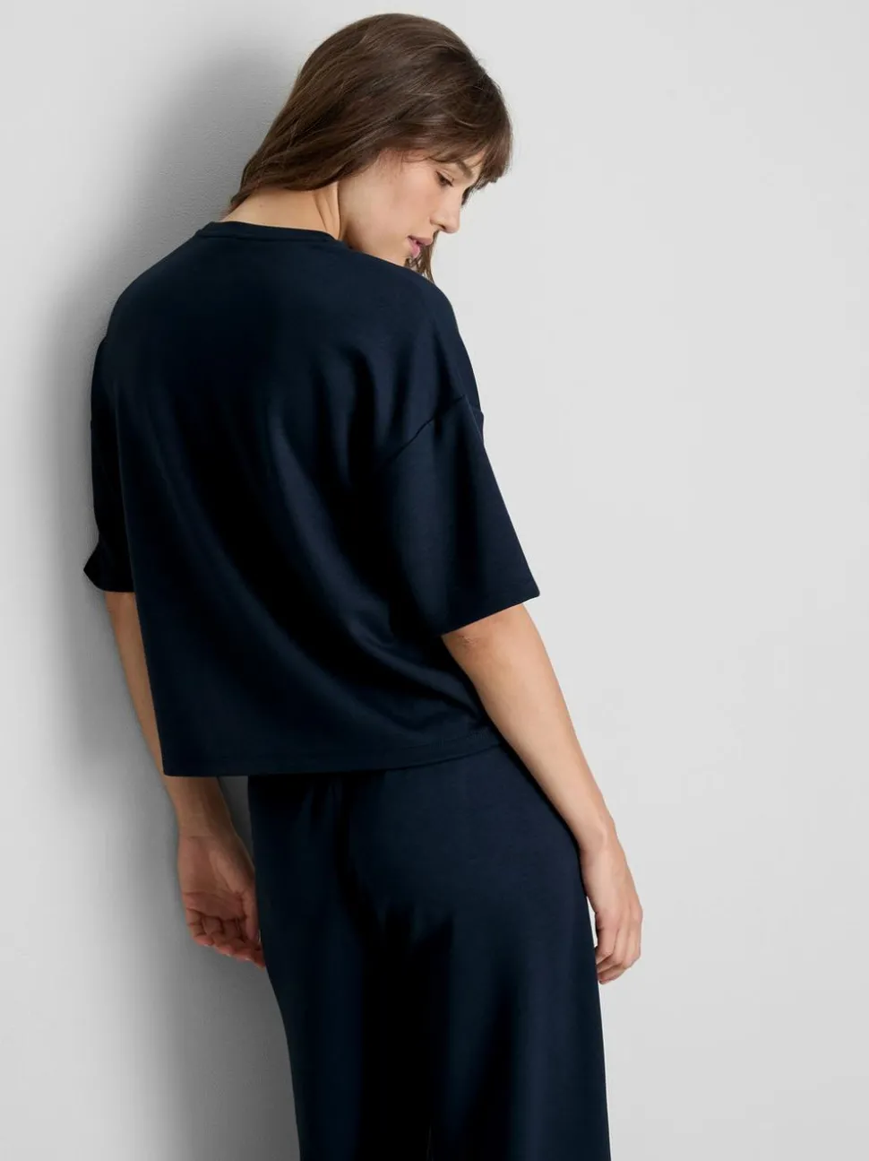 Kurzärmeliges Sweatshirt mit überschnittenen Schultern