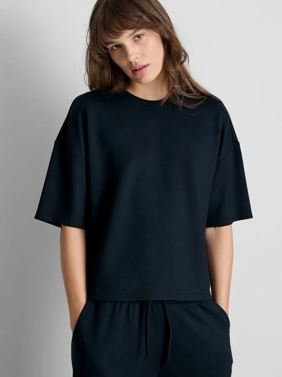 Kurzärmeliges Sweatshirt mit überschnittenen Schultern