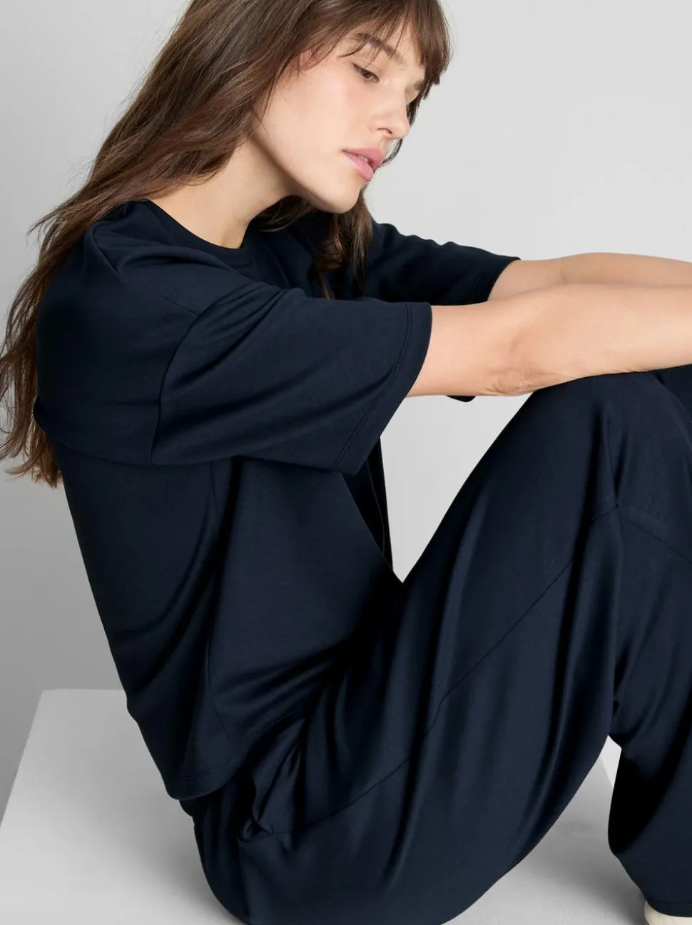 Kurzärmeliges Sweatshirt mit überschnittenen Schultern