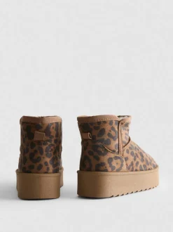 Kuschelige Stiefeletten mit Leopardenmuster und Plateau-Sohle