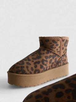 Kuschelige Stiefeletten mit Leopardenmuster und Plateau-Sohle