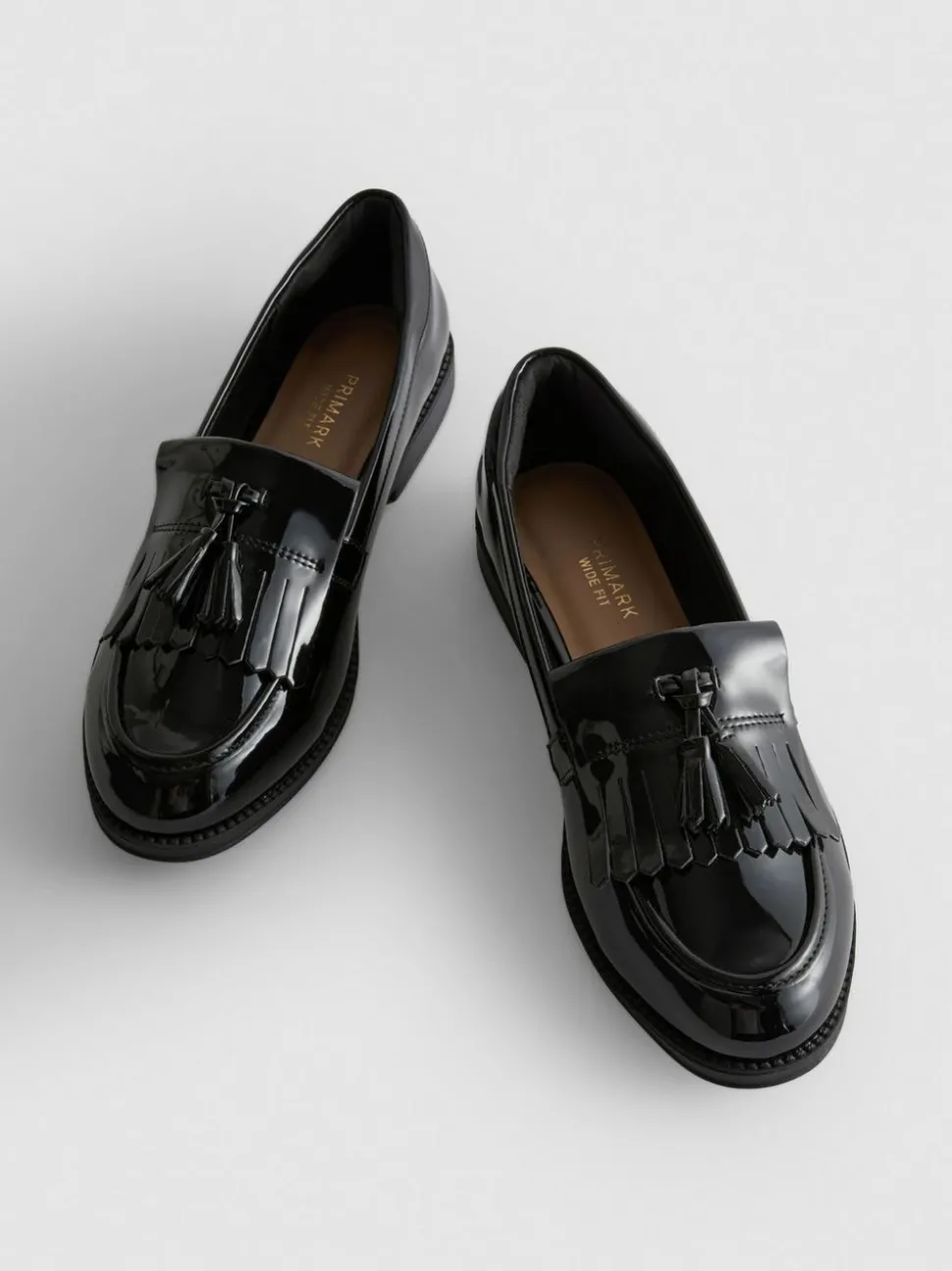 Lackloafer in weiter Passform