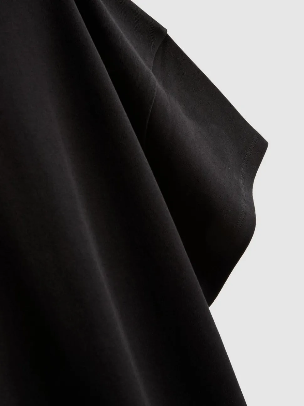 Langes, asymmetrisches Baumwoll-T-Shirt
