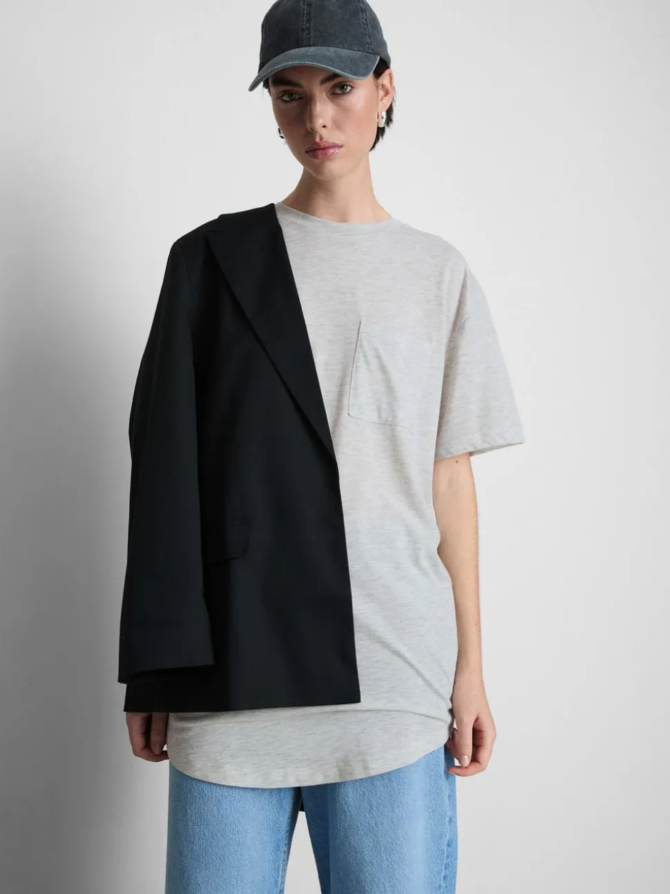 Langes T-Shirt mit aufgesetzter Tasche