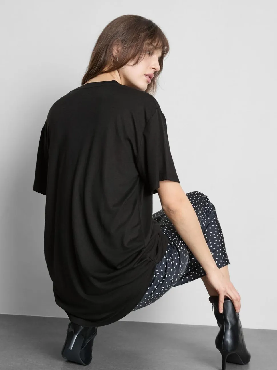 Langes T-Shirt mit aufgesetzter Tasche