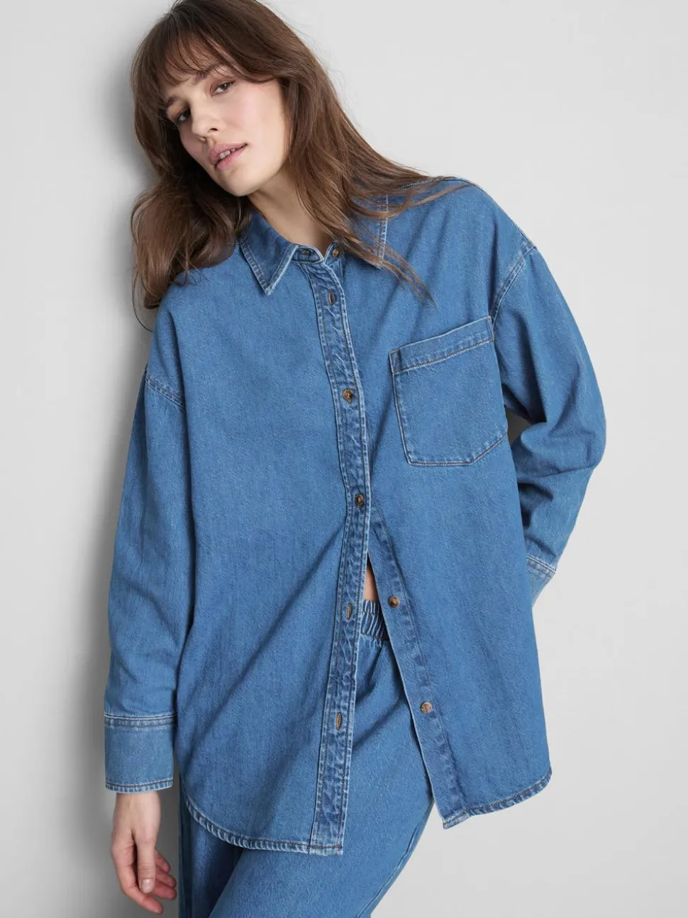 Legers Denim-Hemd aus Baumwolle