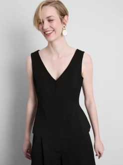 Lila Top mit V-Ausschnitt und Schößchen