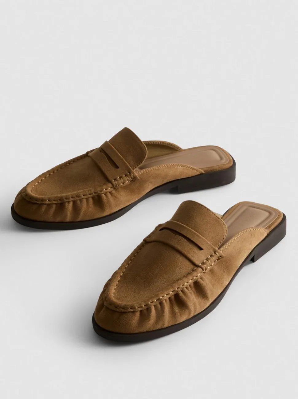 Loafer-Slipper in Wildleder-Optik