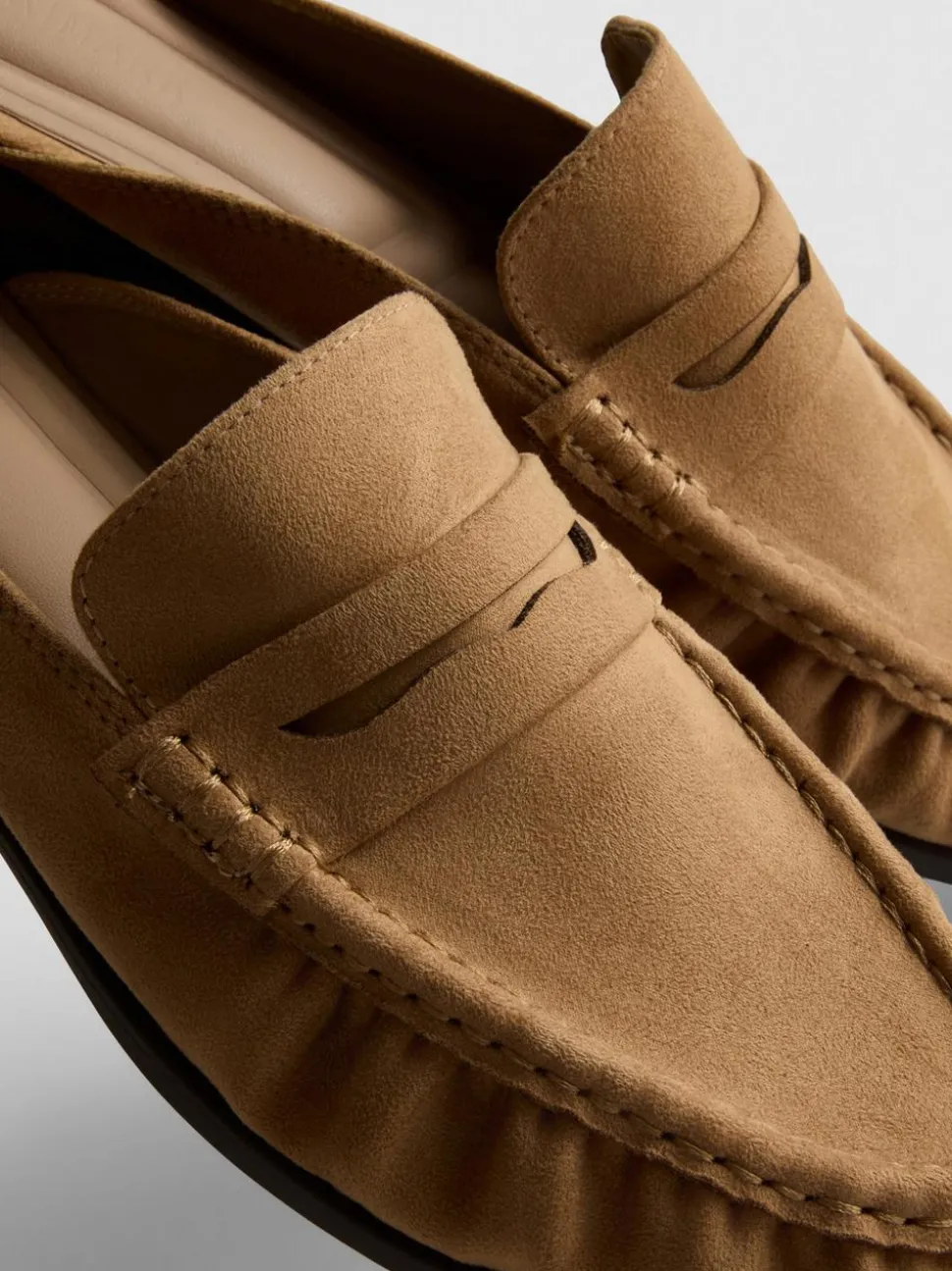 Loafer-Slipper in Wildleder-Optik
