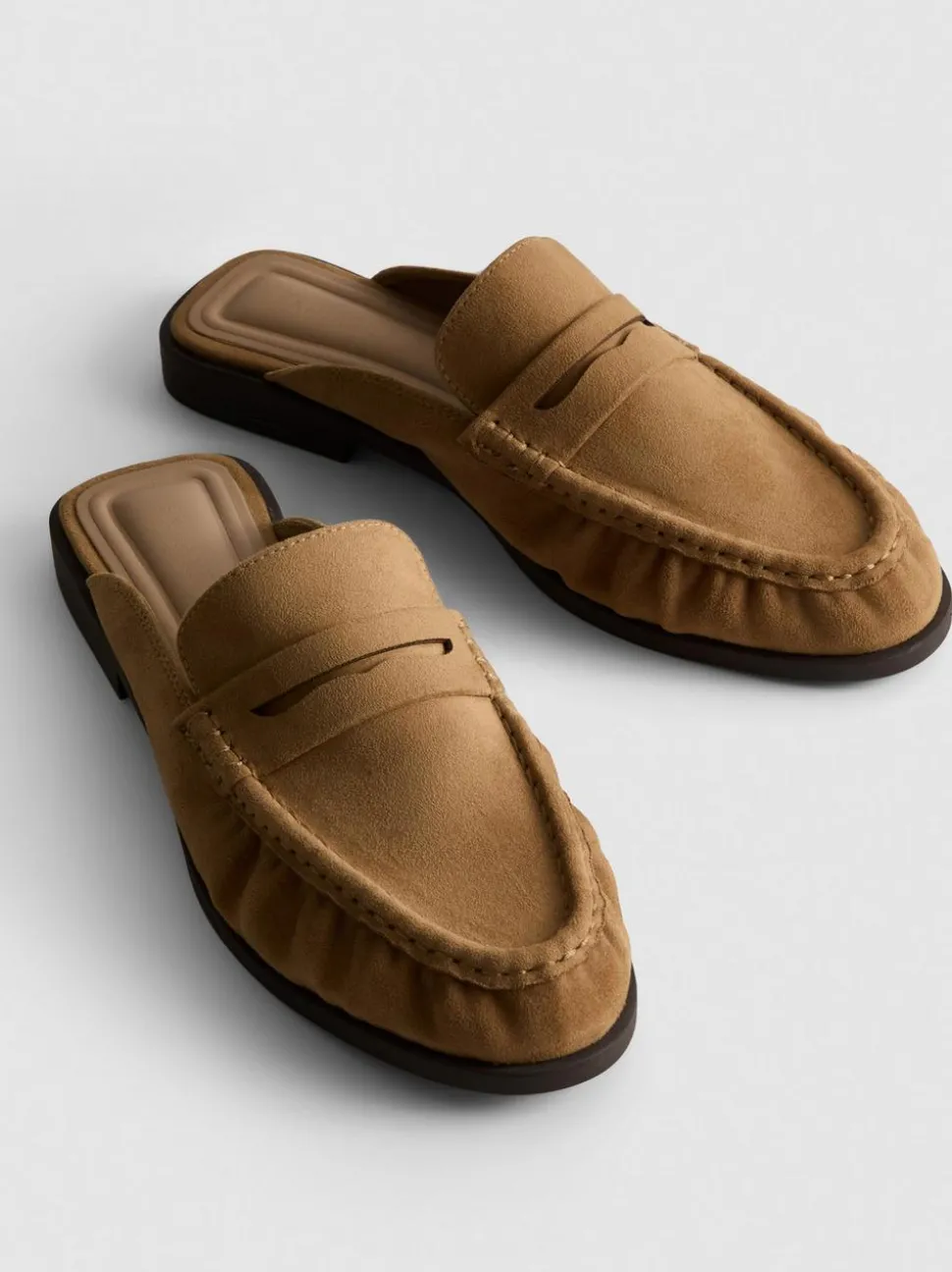 Loafer-Slipper in Wildleder-Optik