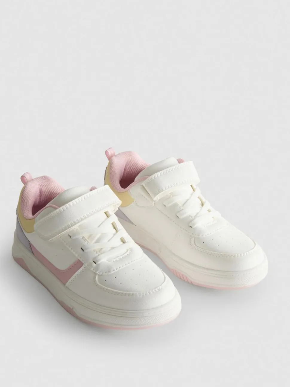 Low-Top-Sneaker
