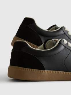 Low-Top-Sneaker
