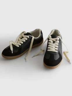 Low-Top-Sneaker