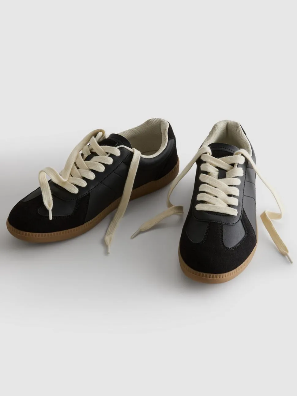 Low-Top-Sneaker