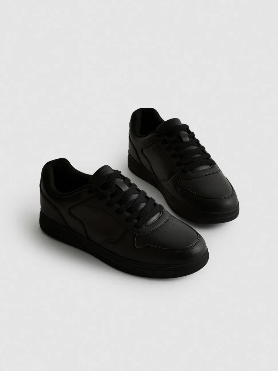 Low-Top-Sneaker mit Einsätzen