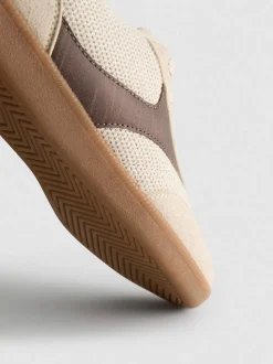 Low-Top-Sneaker mit Gummisohle