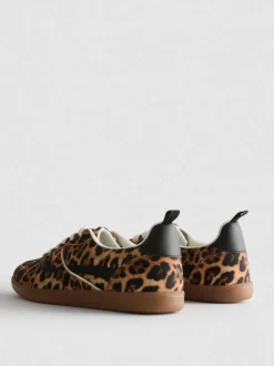 Low-Top-Sneaker mit Gummisohle und Leopardenmuster