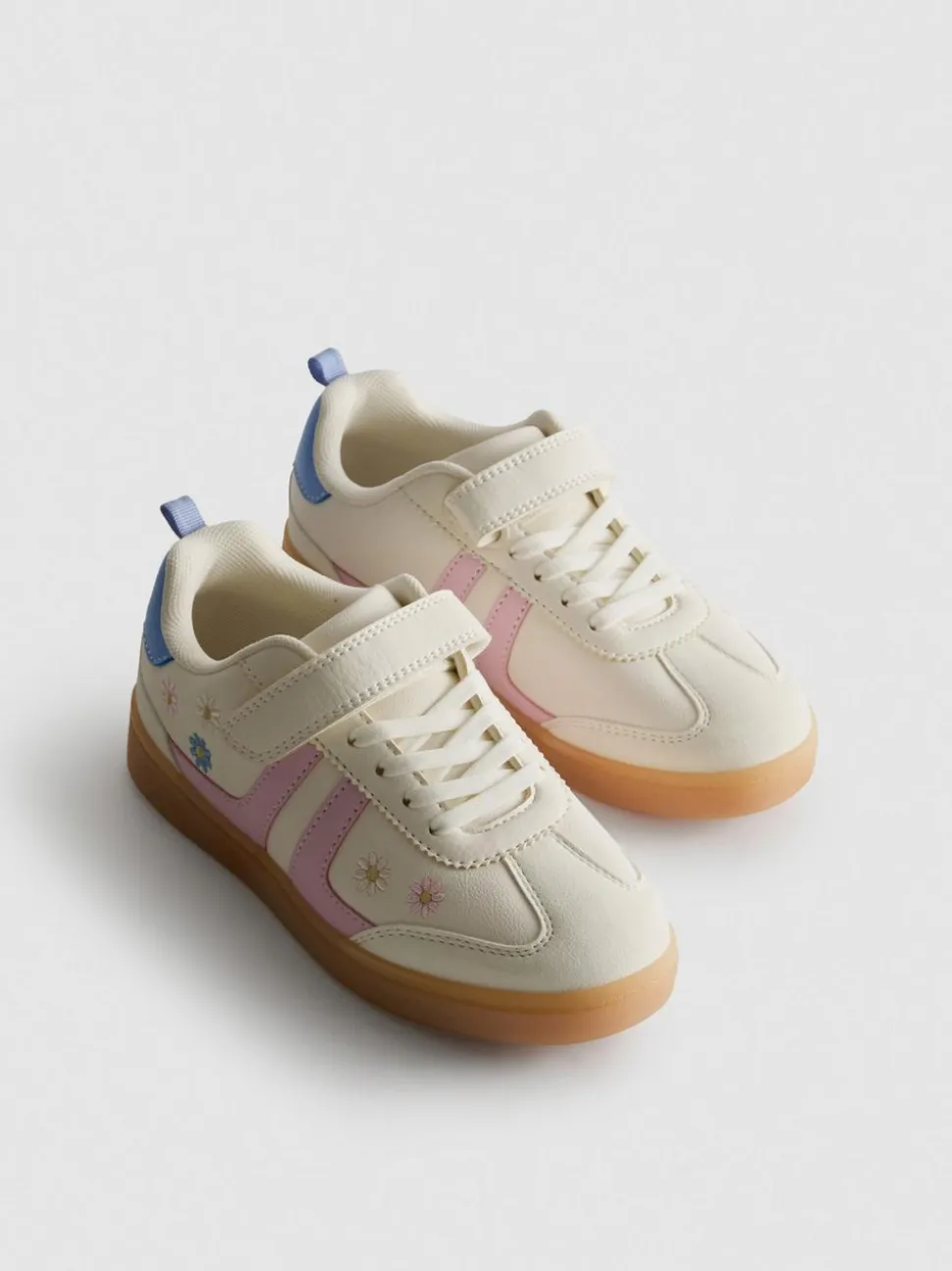 Low-Top-Sneaker mit Gummisohle