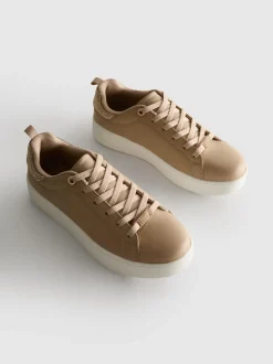 Low-Top-Sneaker mit Strasssteinen